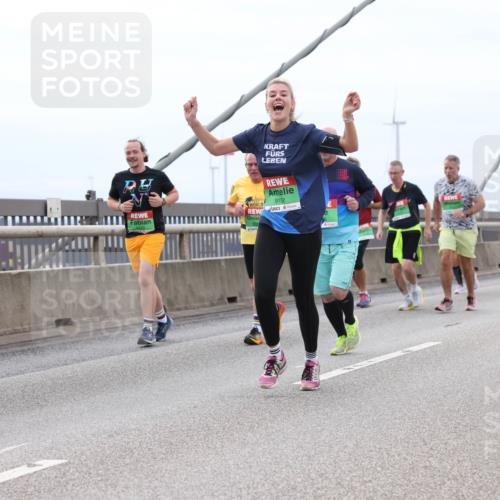 03.10.2025 - Köhlbrandbrückenlauf Lena Gebhardt http://msf.ph/oto/9202665 03.10.2025 15:49:58 Position 2 9152, 8451 meine-sportfotos.de