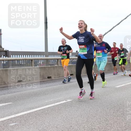 03.10.2025 - Köhlbrandbrückenlauf Lena Gebhardt http://msf.ph/oto/9202670 03.10.2025 15:49:59 Position 2 9152, 20, 8451 meine-sportfotos.de