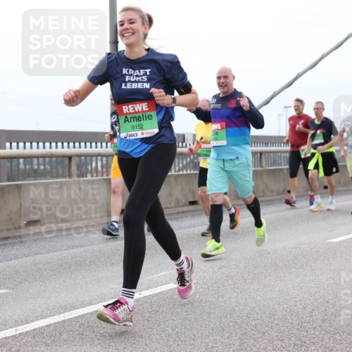 03.10.2025 - Köhlbrandbrückenlauf Lena Gebhardt http://msf.ph/oto/9202672 03.10.2025 15:49:59 Position 2 20, 9152, 8451 meine-sportfotos.de