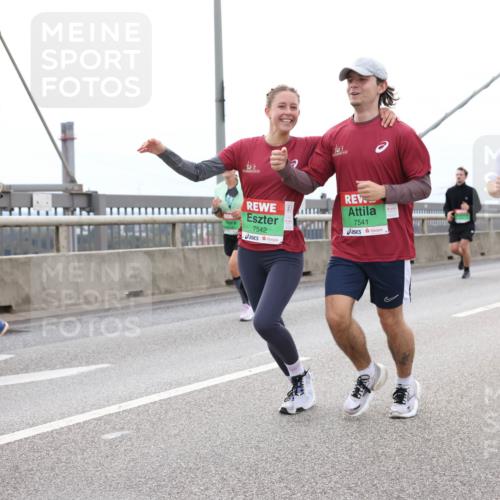 03.10.2025 - Köhlbrandbrückenlauf Lena Gebhardt http://msf.ph/oto/9202686 03.10.2025 15:50:02 Position 2 7542, 7541, 8540 meine-sportfotos.de