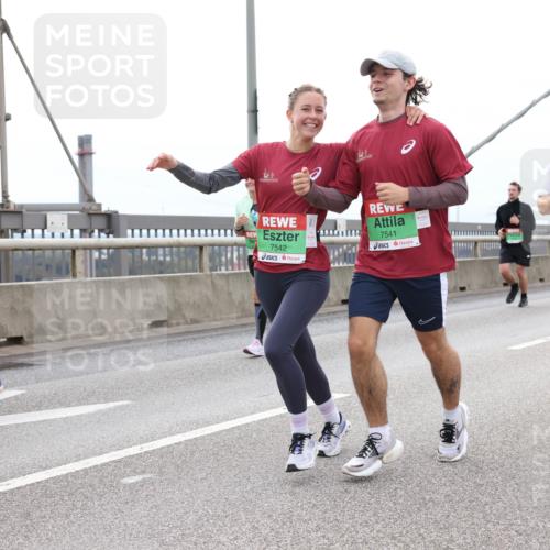 03.10.2025 - Köhlbrandbrückenlauf Lena Gebhardt http://msf.ph/oto/9202687 03.10.2025 15:50:02 Position 2 7542, 7541, 8540 meine-sportfotos.de