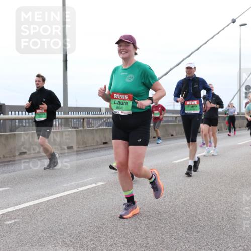 03.10.2025 - Köhlbrandbrückenlauf Lena Gebhardt http://msf.ph/oto/9202701 03.10.2025 15:50:05 Position 2 8040, 7502 meine-sportfotos.de