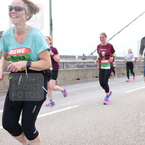 03.10.2025 - Köhlbrandbrückenlauf Lena Gebhardt http://msf.ph/oto/9202715 03.10.2025 15:50:08 Position 2  meine-sportfotos.de