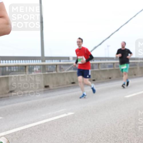 03.10.2025 - Köhlbrandbrückenlauf Lena Gebhardt http://msf.ph/oto/9202748 03.10.2025 15:50:15 Position 2  meine-sportfotos.de