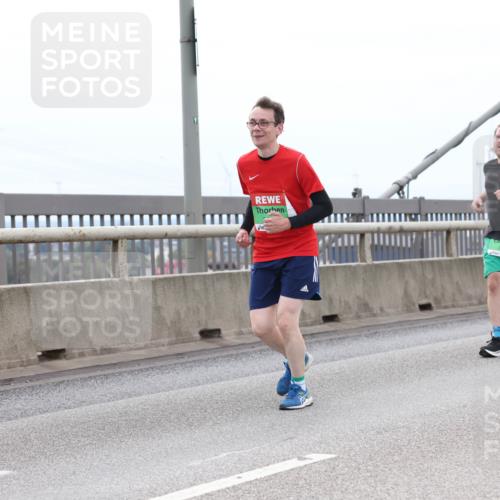 03.10.2025 - Köhlbrandbrückenlauf Lena Gebhardt http://msf.ph/oto/9202749 03.10.2025 15:50:15 Position 2 7527 meine-sportfotos.de