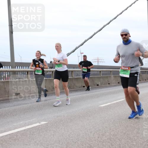 03.10.2025 - Köhlbrandbrückenlauf Lena Gebhardt http://msf.ph/oto/9202775 03.10.2025 15:50:21 Position 2 2025, 9321 meine-sportfotos.de