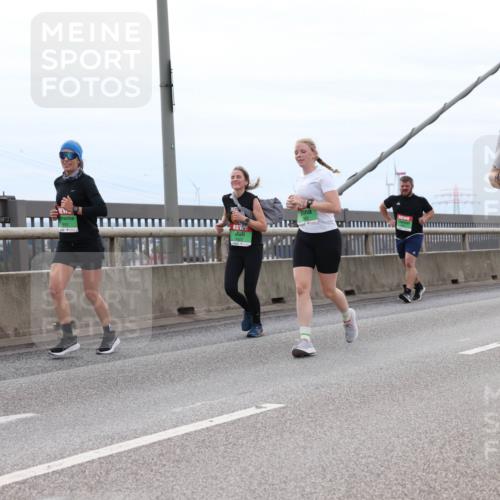 03.10.2025 - Köhlbrandbrückenlauf Lena Gebhardt http://msf.ph/oto/9202777 03.10.2025 15:50:21 Position 2 9054 meine-sportfotos.de