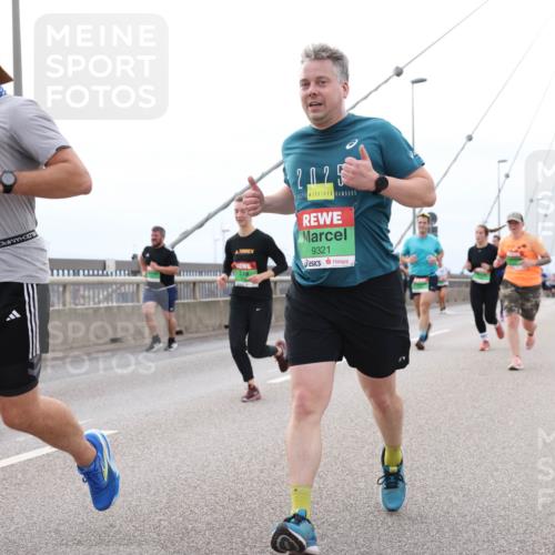 03.10.2025 - Köhlbrandbrückenlauf Lena Gebhardt http://msf.ph/oto/9202779 03.10.2025 15:50:22 Position 2 2025, 9321 meine-sportfotos.de
