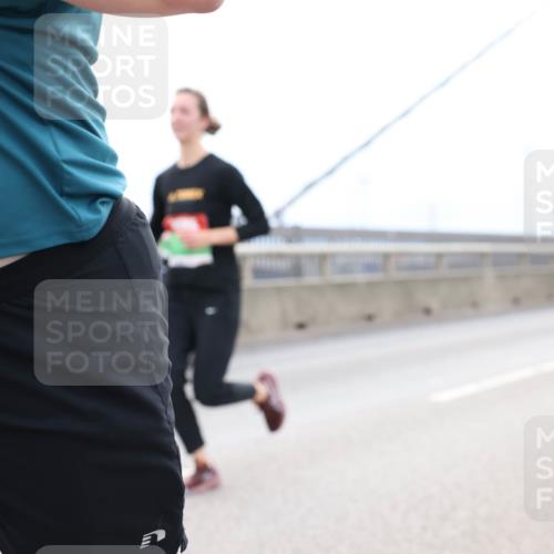03.10.2025 - Köhlbrandbrückenlauf Lena Gebhardt http://msf.ph/oto/9202782 03.10.2025 15:50:23 Position 2  meine-sportfotos.de