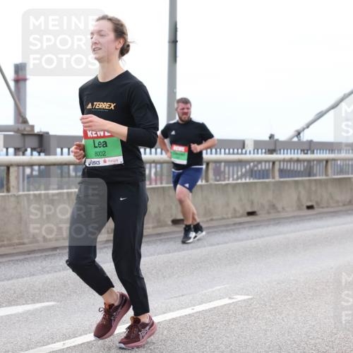 03.10.2025 - Köhlbrandbrückenlauf Lena Gebhardt http://msf.ph/oto/9202783 03.10.2025 15:50:23 Position 2 8002 meine-sportfotos.de