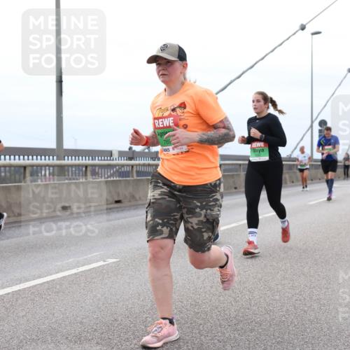 03.10.2025 - Köhlbrandbrückenlauf Lena Gebhardt http://msf.ph/oto/9202787 03.10.2025 15:50:24 Position 2 769 meine-sportfotos.de