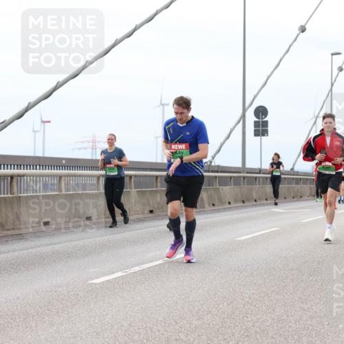03.10.2025 - Köhlbrandbrückenlauf Lena Gebhardt http://msf.ph/oto/9202792 03.10.2025 15:50:26 Position 2 9316 meine-sportfotos.de