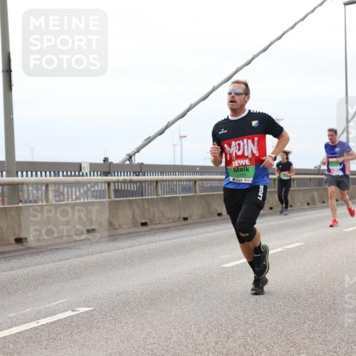 03.10.2025 - Köhlbrandbrückenlauf Lena Gebhardt http://msf.ph/oto/9202804 03.10.2025 15:50:30 Position 2 7157 meine-sportfotos.de