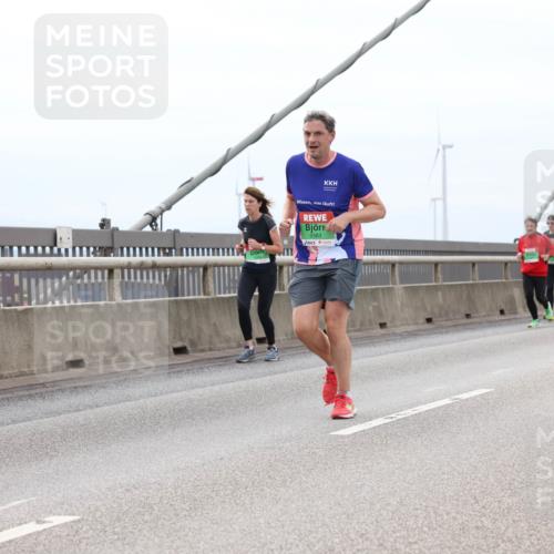 03.10.2025 - Köhlbrandbrückenlauf Lena Gebhardt http://msf.ph/oto/9202809 03.10.2025 15:50:33 Position 2 9383 meine-sportfotos.de