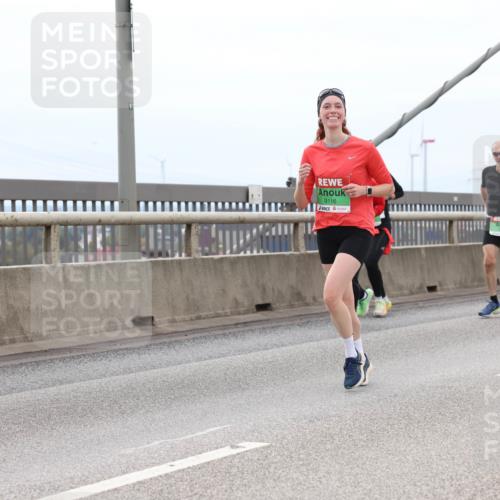 03.10.2025 - Köhlbrandbrückenlauf Lena Gebhardt http://msf.ph/oto/9202815 03.10.2025 15:50:37 Position 2 91, 9116 meine-sportfotos.de