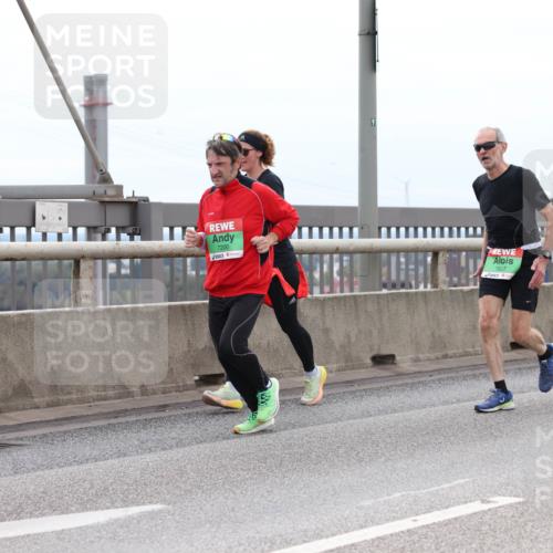 03.10.2025 - Köhlbrandbrückenlauf Lena Gebhardt http://msf.ph/oto/9202819 03.10.2025 15:50:39 Position 2 7200, 91, 7627, 7325 meine-sportfotos.de