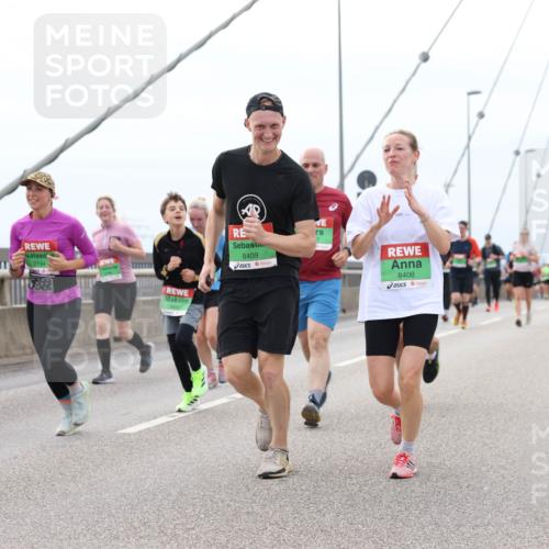 03.10.2025 - Köhlbrandbrückenlauf Lena Gebhardt http://msf.ph/oto/9202827 03.10.2025 15:50:42 Position 2 7264, 7194, 8409, 8408 meine-sportfotos.de
