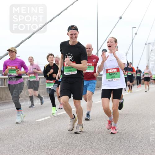 03.10.2025 - Köhlbrandbrückenlauf Lena Gebhardt http://msf.ph/oto/9202828 03.10.2025 15:50:42 Position 2 7264, 7194, 7717, 8409, 8408 meine-sportfotos.de