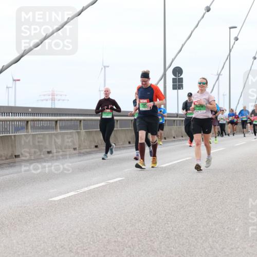 03.10.2025 - Köhlbrandbrückenlauf Lena Gebhardt http://msf.ph/oto/9202840 03.10.2025 15:50:46 Position 2  meine-sportfotos.de