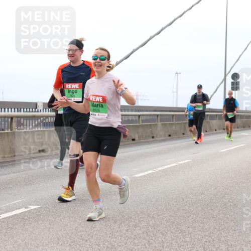 03.10.2025 - Köhlbrandbrückenlauf Lena Gebhardt http://msf.ph/oto/9202847 03.10.2025 15:50:49 Position 2 7828, 8928 meine-sportfotos.de
