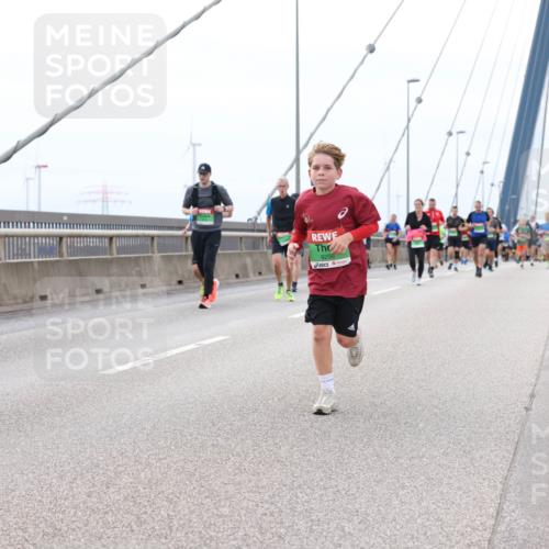 03.10.2025 - Köhlbrandbrückenlauf Lena Gebhardt http://msf.ph/oto/9202848 03.10.2025 15:50:50 Position 2 7458, 8256 meine-sportfotos.de