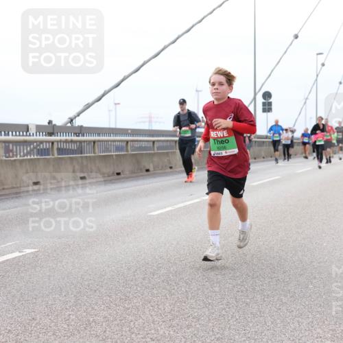 03.10.2025 - Köhlbrandbrückenlauf Lena Gebhardt http://msf.ph/oto/9202852 03.10.2025 15:50:50 Position 2 7458, 8256 meine-sportfotos.de