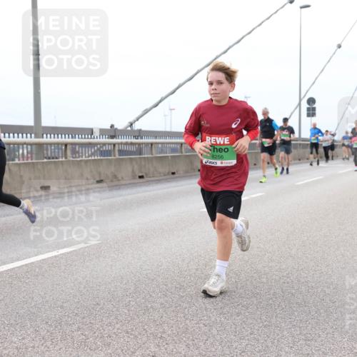 03.10.2025 - Köhlbrandbrückenlauf Lena Gebhardt http://msf.ph/oto/9202853 03.10.2025 15:50:51 Position 2 8256 meine-sportfotos.de