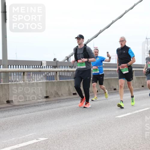 03.10.2025 - Köhlbrandbrückenlauf Lena Gebhardt http://msf.ph/oto/9202856 03.10.2025 15:50:52 Position 2 91, 8015, 8167 meine-sportfotos.de