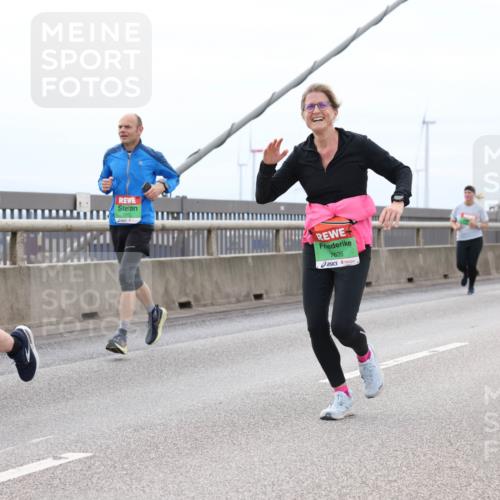 03.10.2025 - Köhlbrandbrückenlauf Lena Gebhardt http://msf.ph/oto/9202868 03.10.2025 15:50:56 Position 2 7989, 7635 meine-sportfotos.de