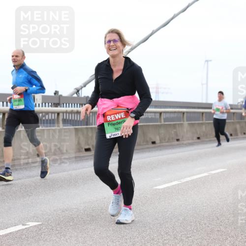 03.10.2025 - Köhlbrandbrückenlauf Lena Gebhardt http://msf.ph/oto/9202870 03.10.2025 15:50:56 Position 2 763 meine-sportfotos.de