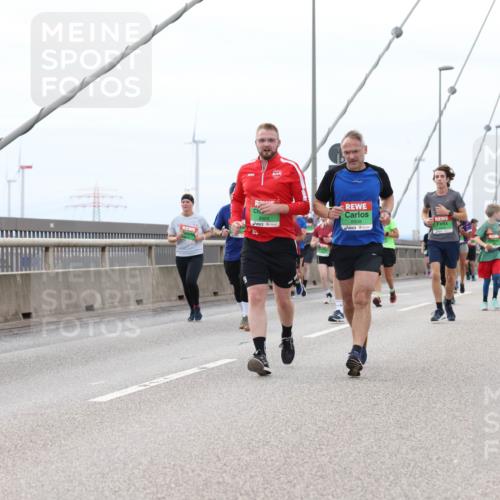 03.10.2025 - Köhlbrandbrückenlauf Lena Gebhardt http://msf.ph/oto/9202872 03.10.2025 15:50:57 Position 2 8908 meine-sportfotos.de