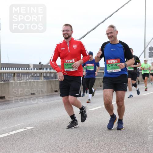 03.10.2025 - Köhlbrandbrückenlauf Lena Gebhardt http://msf.ph/oto/9202877 03.10.2025 15:50:58 Position 2 8908, 8909 meine-sportfotos.de