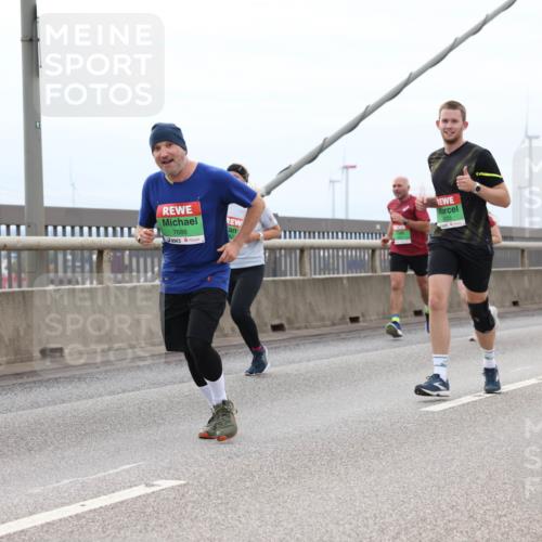 03.10.2025 - Köhlbrandbrückenlauf Lena Gebhardt http://msf.ph/oto/9202880 03.10.2025 15:51:00 Position 2 7688, 9203 meine-sportfotos.de