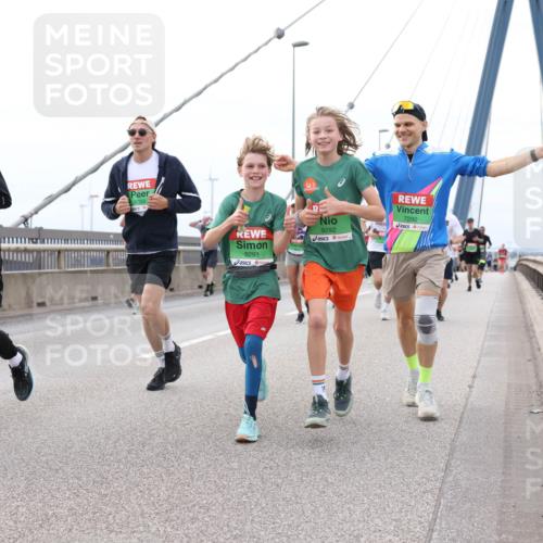 03.10.2025 - Köhlbrandbrückenlauf Lena Gebhardt http://msf.ph/oto/9202896 03.10.2025 15:51:03 Position 2 9359, 9293, 9292, 7292 meine-sportfotos.de
