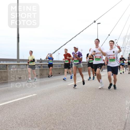 03.10.2025 - Köhlbrandbrückenlauf Lena Gebhardt http://msf.ph/oto/9202905 03.10.2025 15:51:05 Position 2  meine-sportfotos.de