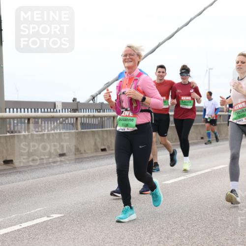 03.10.2025 - Köhlbrandbrückenlauf Lena Gebhardt http://msf.ph/oto/9202935 03.10.2025 15:51:11 Position 2 7871, 8028, 8700 meine-sportfotos.de