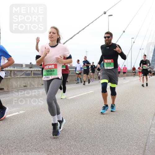 03.10.2025 - Köhlbrandbrückenlauf Lena Gebhardt http://msf.ph/oto/9202941 03.10.2025 15:51:12 Position 2 28, 9603, 8700, 8607 meine-sportfotos.de