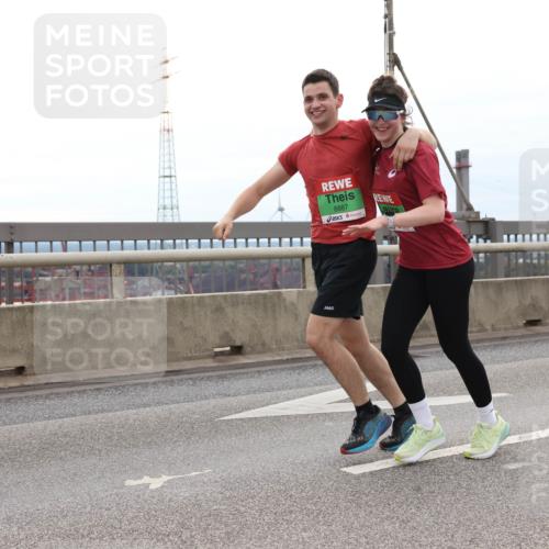 03.10.2025 - Köhlbrandbrückenlauf Lena Gebhardt http://msf.ph/oto/9202954 03.10.2025 15:51:15 Position 2 8887 meine-sportfotos.de