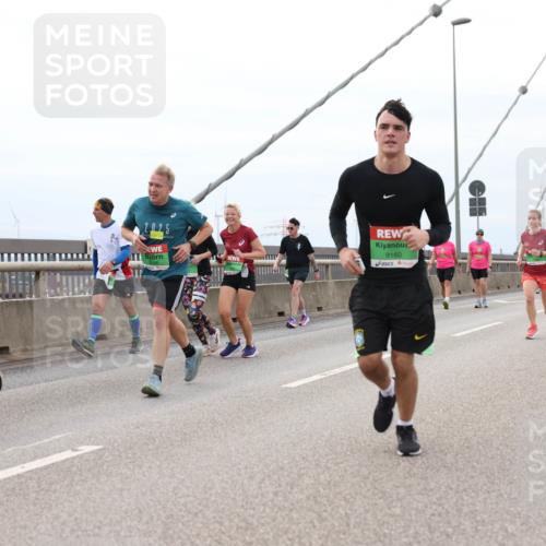 03.10.2025 - Köhlbrandbrückenlauf Lena Gebhardt http://msf.ph/oto/9202960 03.10.2025 15:51:16 Position 2 2025, 9162, 9160 meine-sportfotos.de