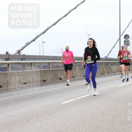 03.10.2025 - Köhlbrandbrückenlauf Lena Gebhardt http://msf.ph/oto/9202975 03.10.2025 15:51:20 Position 2  meine-sportfotos.de