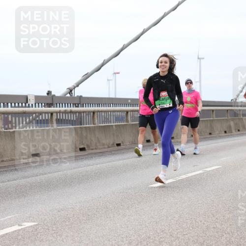 03.10.2025 - Köhlbrandbrückenlauf Lena Gebhardt http://msf.ph/oto/9202977 03.10.2025 15:51:21 Position 2  meine-sportfotos.de