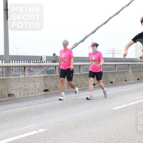 03.10.2025 - Köhlbrandbrückenlauf Lena Gebhardt http://msf.ph/oto/9202985 03.10.2025 15:51:23 Position 2  meine-sportfotos.de