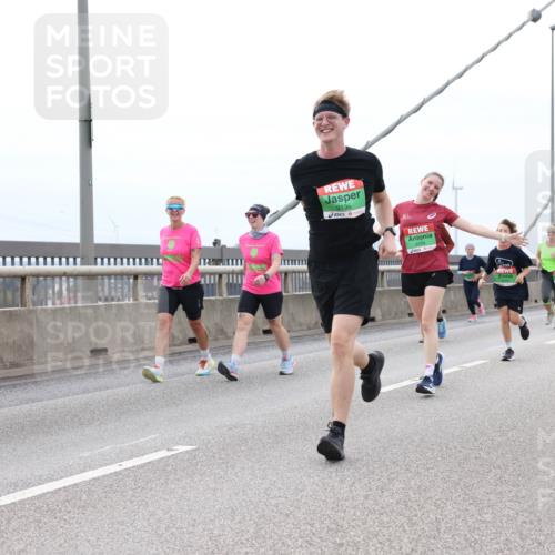 03.10.2025 - Köhlbrandbrückenlauf Lena Gebhardt http://msf.ph/oto/9202989 03.10.2025 15:51:24 Position 2 9136, 9204 meine-sportfotos.de