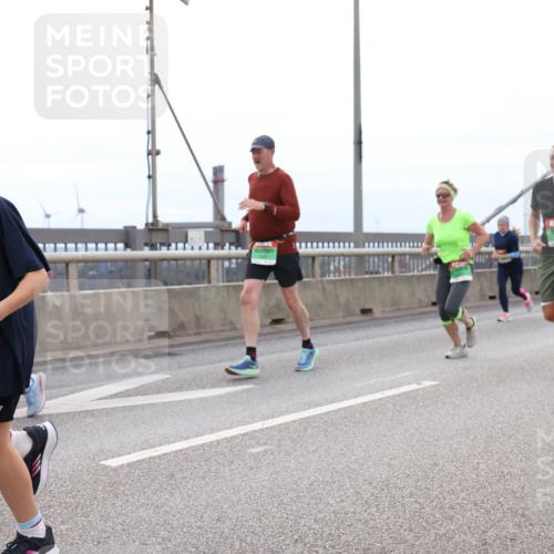 03.10.2025 - Köhlbrandbrückenlauf Lena Gebhardt http://msf.ph/oto/9203008 03.10.2025 15:51:28 Position 2  meine-sportfotos.de