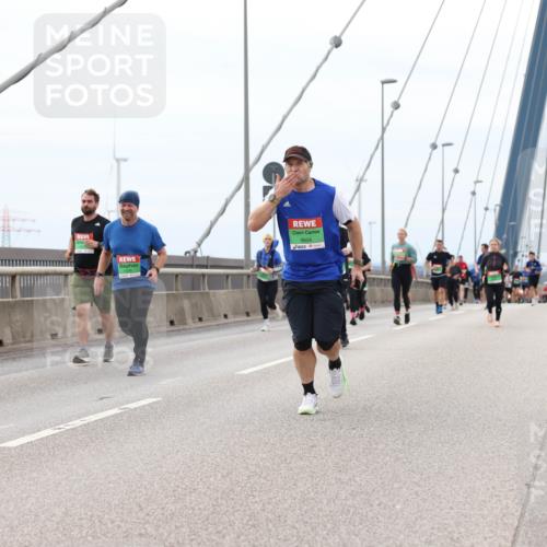 03.10.2025 - Köhlbrandbrückenlauf Lena Gebhardt http://msf.ph/oto/9203019 03.10.2025 15:51:31 Position 2 7478, 9604 meine-sportfotos.de