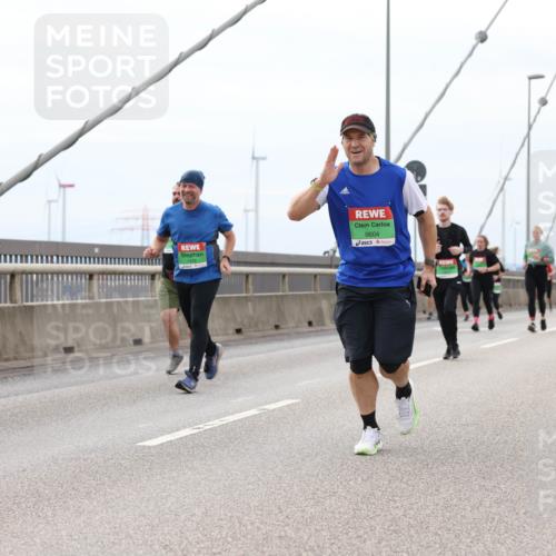 03.10.2025 - Köhlbrandbrückenlauf Lena Gebhardt http://msf.ph/oto/9203023 03.10.2025 15:51:31 Position 2 9604 meine-sportfotos.de