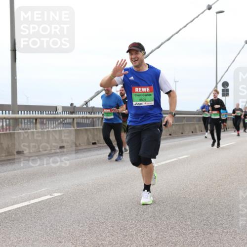 03.10.2025 - Köhlbrandbrückenlauf Lena Gebhardt http://msf.ph/oto/9203028 03.10.2025 15:51:32 Position 2 9604 meine-sportfotos.de