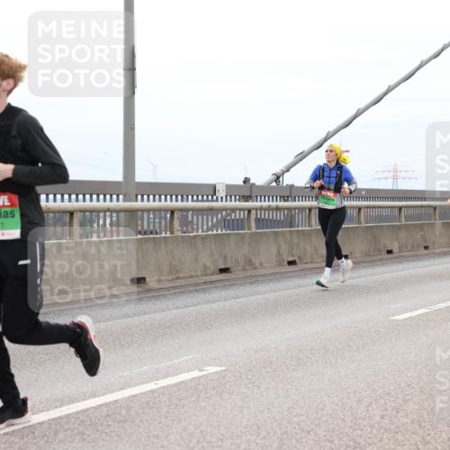 03.10.2025 - Köhlbrandbrückenlauf Lena Gebhardt http://msf.ph/oto/9203043 03.10.2025 15:51:36 Position 2 7671 meine-sportfotos.de