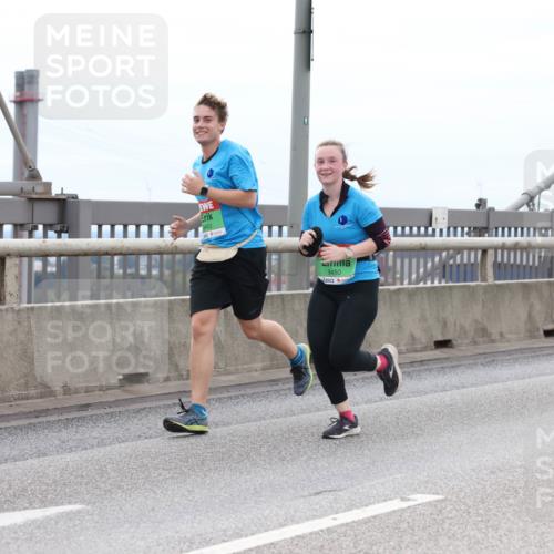 03.10.2025 - Köhlbrandbrückenlauf Lena Gebhardt http://msf.ph/oto/9203064 03.10.2025 15:51:41 Position 2 9450 meine-sportfotos.de