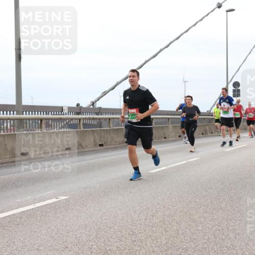 03.10.2025 - Köhlbrandbrückenlauf Lena Gebhardt http://msf.ph/oto/9203066 03.10.2025 15:51:42 Position 2 9450 meine-sportfotos.de